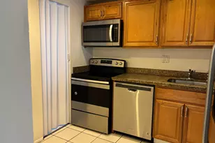 8051 S Colony Cir, Tamarac, FL 33321 - Photo 2
