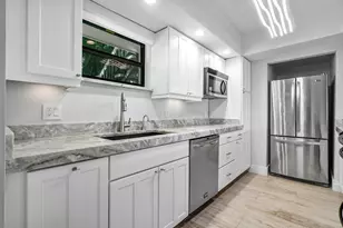 11863 Wimbledon Circle, Wellington, FL 33414 - Photo 4