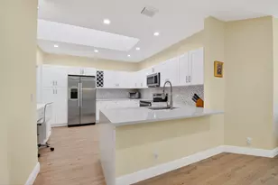 8350 Springlake Dr, Boca Raton, FL 33496 - Photo 4