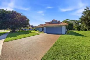 5141 NW 3rd Ter, Boca Raton, FL 33487 - Photo 2
