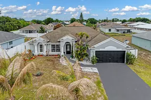 981 SW McComkle Ave, Port Saint Lucie, FL 34953 - Photo 2