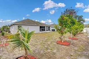 981 SW McComkle Ave, Port Saint Lucie, FL 34953 - Photo 6