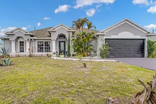 981 SW McComkle Ave, Port Saint Lucie, FL 34953 - Photo 4