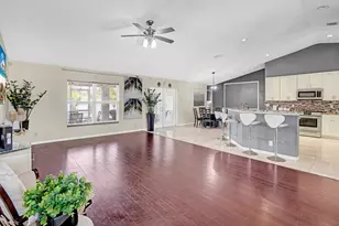 981 SW McComkle Ave, Port Saint Lucie, FL 34953 - Photo 16