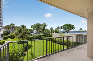 136 Lakeshore Dr, North Palm Beach, FL 33408 - Photo 1