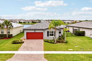 8292 NW Greenbank Cir, Port Saint Lucie, FL 34987 - Photo 4