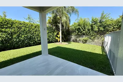 522 Live Oak Lane, Weston, FL 33327 - Photo 2