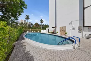 400 Diplomat Pkwy, Hallandale Beach, FL 33009 - Photo 20