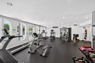 400 Diplomat Pkwy, Hallandale Beach, FL 33009 - Photo 22