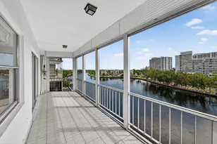400 Diplomat Pkwy, Hallandale Beach, FL 33009 - Photo 10