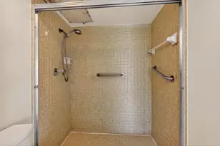 400 Diplomat Pkwy, Hallandale Beach, FL 33009 - Photo 18