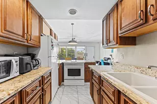 1045 SE 15th St, Fort Lauderdale, FL 33316 - Photo 10