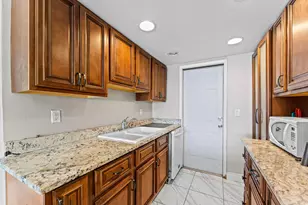 1045 SE 15th St, Fort Lauderdale, FL 33316 - Photo 8