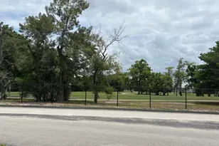 8051 S Colony Cir, Tamarac, FL 33321 - Photo 24