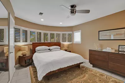 4641 NE 6th Avenue, Oakland Park, FL 33334 - Photo 14