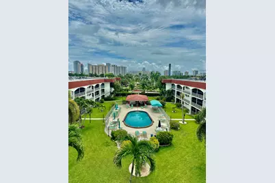 580 Egret Drive #305, Hallandale Beach, FL 33009 - Photo 12