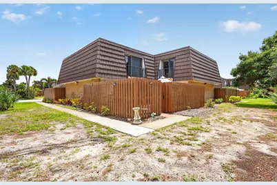 5706 SE Riverboat Drive #202, Stuart, FL 34997 - Photo 2