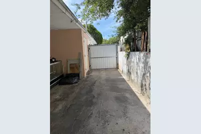 2975 NW 96th Street, Miami, FL 33147 - Photo 2