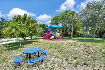 1059 Fairfax Circle W, Boynton Beach, FL 33436 - Photo 28