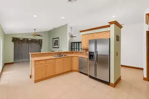 1059 Fairfax Cir W, Boynton Beach, FL 33436 - Photo 10