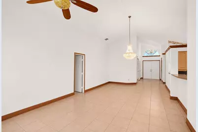 1059 Fairfax Circle W, Boynton Beach, FL 33436 - Photo 8