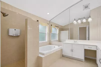 1059 Fairfax Circle W, Boynton Beach, FL 33436 - Photo 16