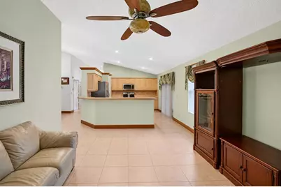 1059 Fairfax Circle W, Boynton Beach, FL 33436 - Photo 12