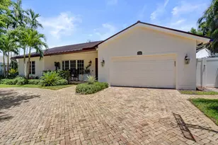 2749 NE 35th Dr, Fort Lauderdale, FL 33308 - Photo 2