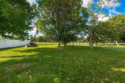 3400 NW 39th Street, Lauderdale Lakes, FL 33309 - Photo 36