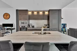 900 Biscayne Blvd, Miami, FL 33132 - Photo 10