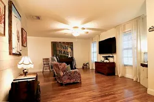 7460 SW 42nd Pl, Davie, FL 33314 - Photo 4
