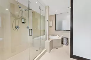76 Isle of Venice Dr, Fort Lauderdale, FL 33301 - Photo 32