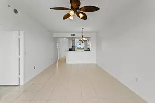 27 Royal Palm Way, Boca Raton, FL 33432 - Photo 2