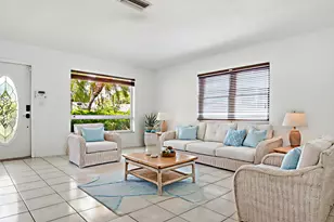 735 NE 34th Ct, Oakland Park, FL 33334 - Photo 2