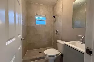 400 Metcalf Ct, West Palm Beach, FL 33407 - Photo 12