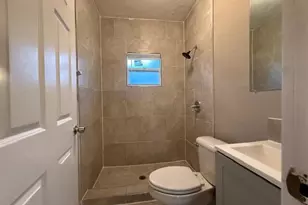 400 Metcalf Ct, West Palm Beach, FL 33407 - Photo 10
