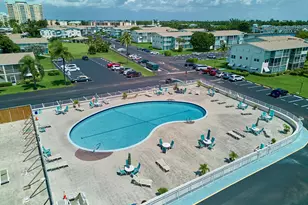 320 W Horizons W, Boynton Beach, FL 33435 - Photo 16