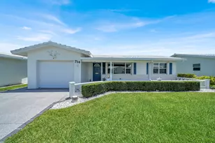 714 SW 16th St, Boynton Beach, FL 33426 - Photo 2