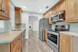714 SW 16th St, Boynton Beach, FL 33426 - Photo 10