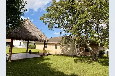 147 Sunflower Circle, Royal Palm Beach, FL 33411 - Photo 32