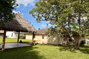 147 Sunflower Cir, Royal Palm Beach, FL 33411 - Photo 32