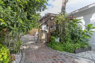1561 NW 168th Ave, Pembroke Pines, FL 33028 - Photo 54