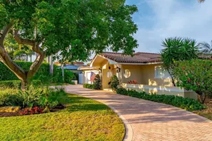 2317 NE 28th Ct, Lighthouse Point, FL 33064 - Photo 4
