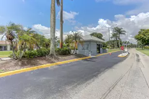 1010 Green Pine Blvd, West Palm Beach, FL 33409 - Photo 24