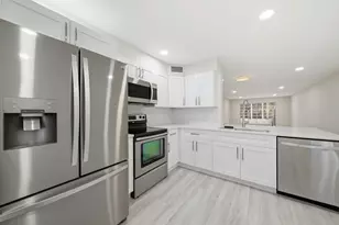 2901 Victoria Cir, Coconut Creek, FL 33066 - Photo 4