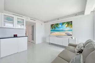 333 NE 21st Ave, Deerfield Beach, FL 33441 - Photo 2
