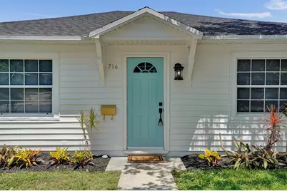 716 S Pine Street, Lake Worth, FL 33460 - Photo 2