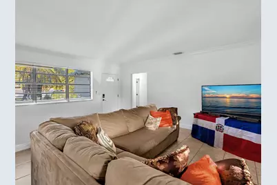 700 SW 5th Court, Hallandale Beach, FL 33009 - Photo 12