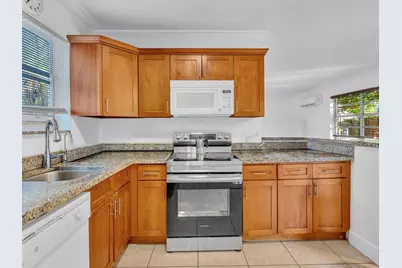 700 SW 5th Court, Hallandale Beach, FL 33009 - Photo 18