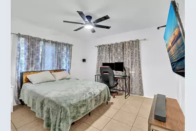 700 SW 5th Court, Hallandale Beach, FL 33009 - Photo 8